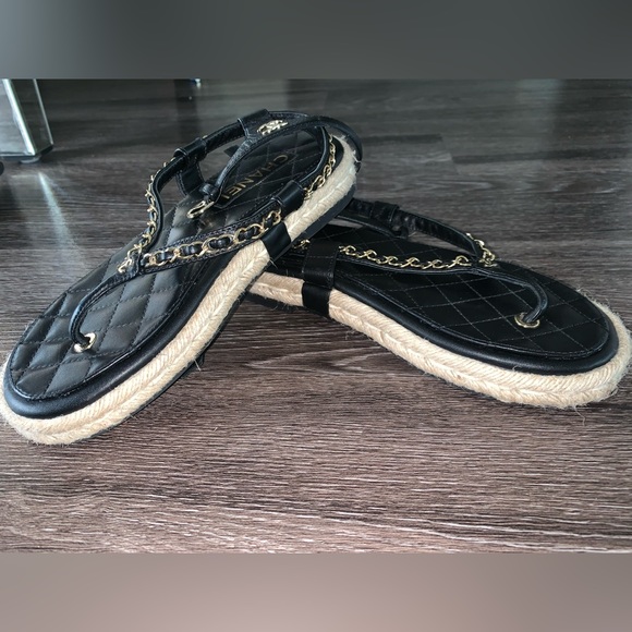 Authentic CHANEL sandals - Picture 2 of 6